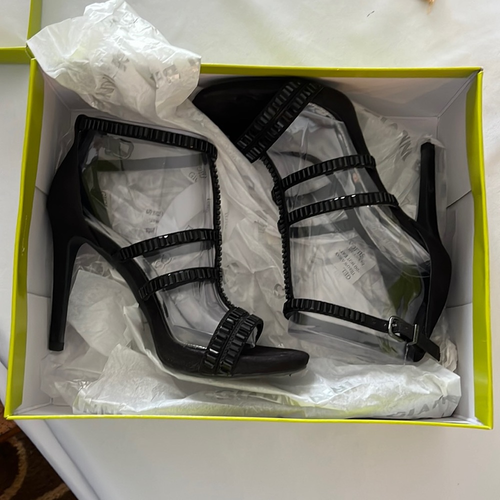 Black Gianni Bini 4” size 6.5 heels